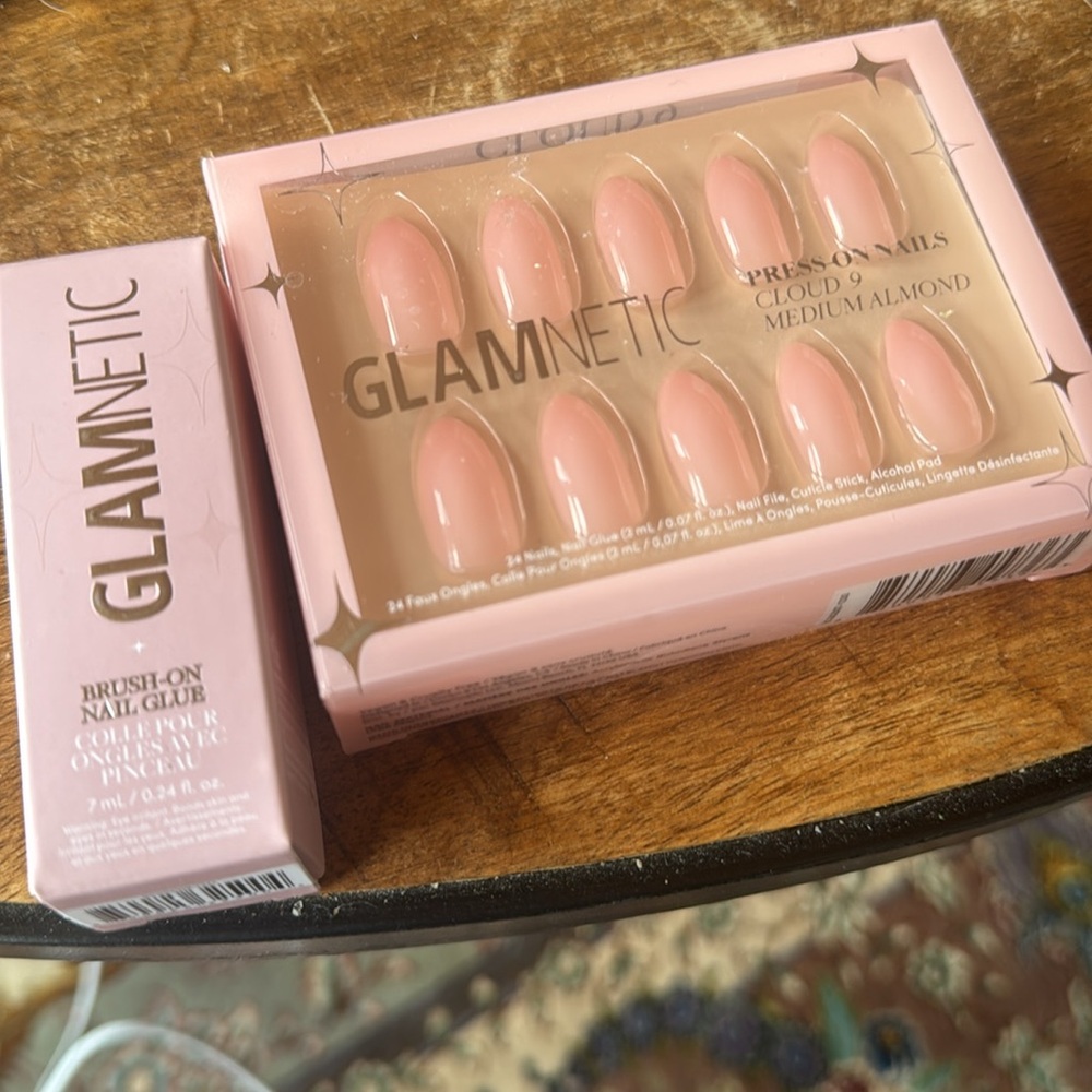 Glamnetic Soft Pink Press-On Nails with glue
